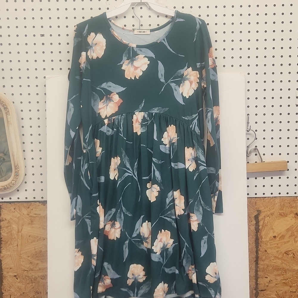 First Love green print dress women's size med NWOT